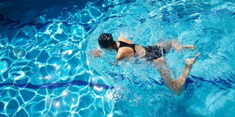 Kỹ thuật thở ếch để tránh mệt mỏi cho người bơi