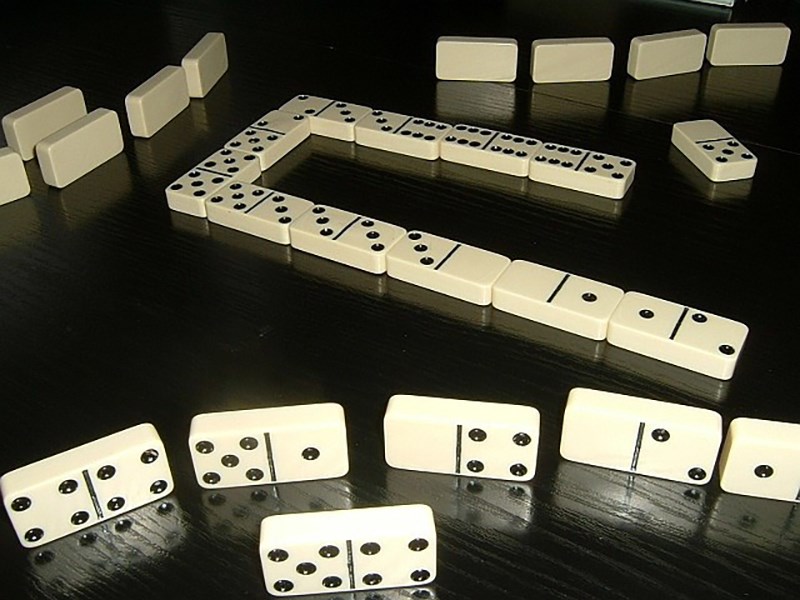 Hướng dẫn cách chơi, luật chơi Domino truyền thống đơn giản, chi tiết