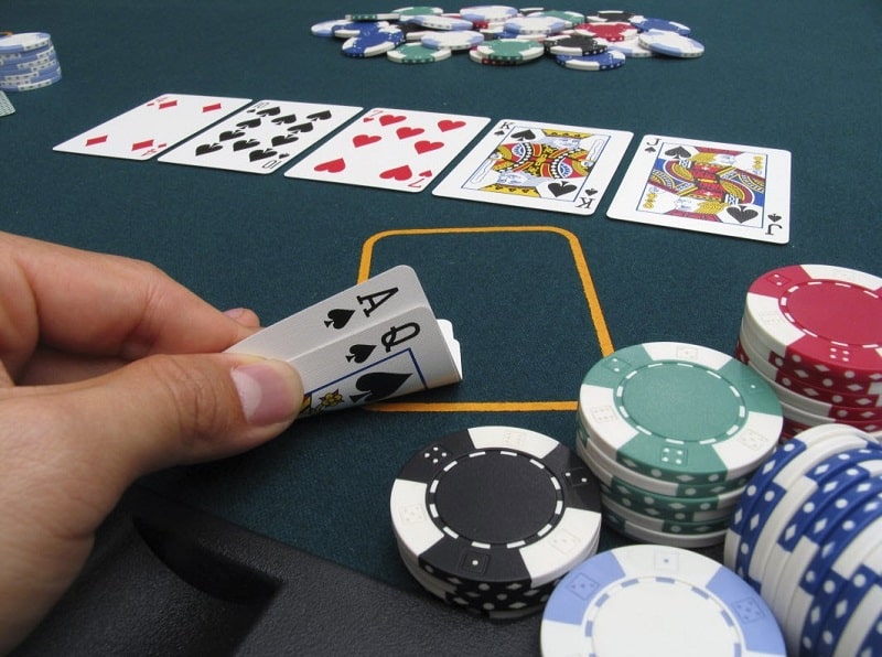 Luật chơi bài Poker 7 lá: Cách chơi và lưu ý