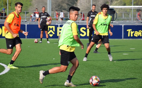 La Liga mở khóa học 'IQ bóng đá' cho 40 huấn luyện viên Việt Nam - Tuổi Trẻ Online